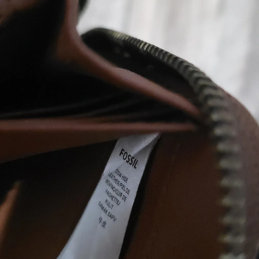 FOSSIL Jori Brown Leather  Flap Zip-Around Wallet  Wristlet